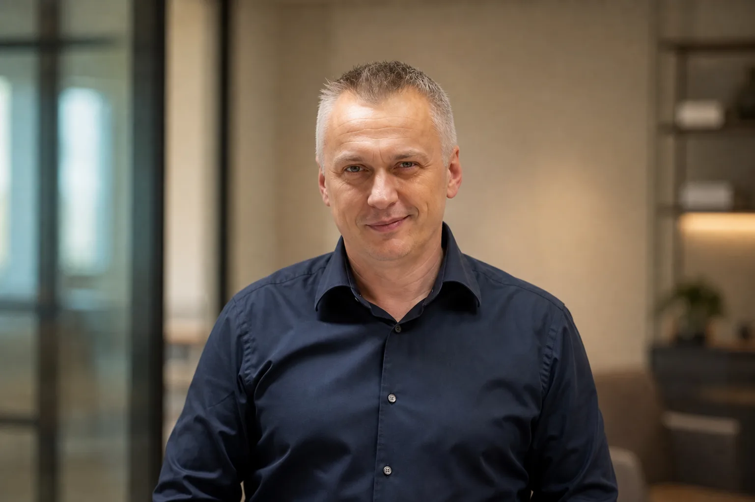 Stan Tscherenkow photo with clean office background